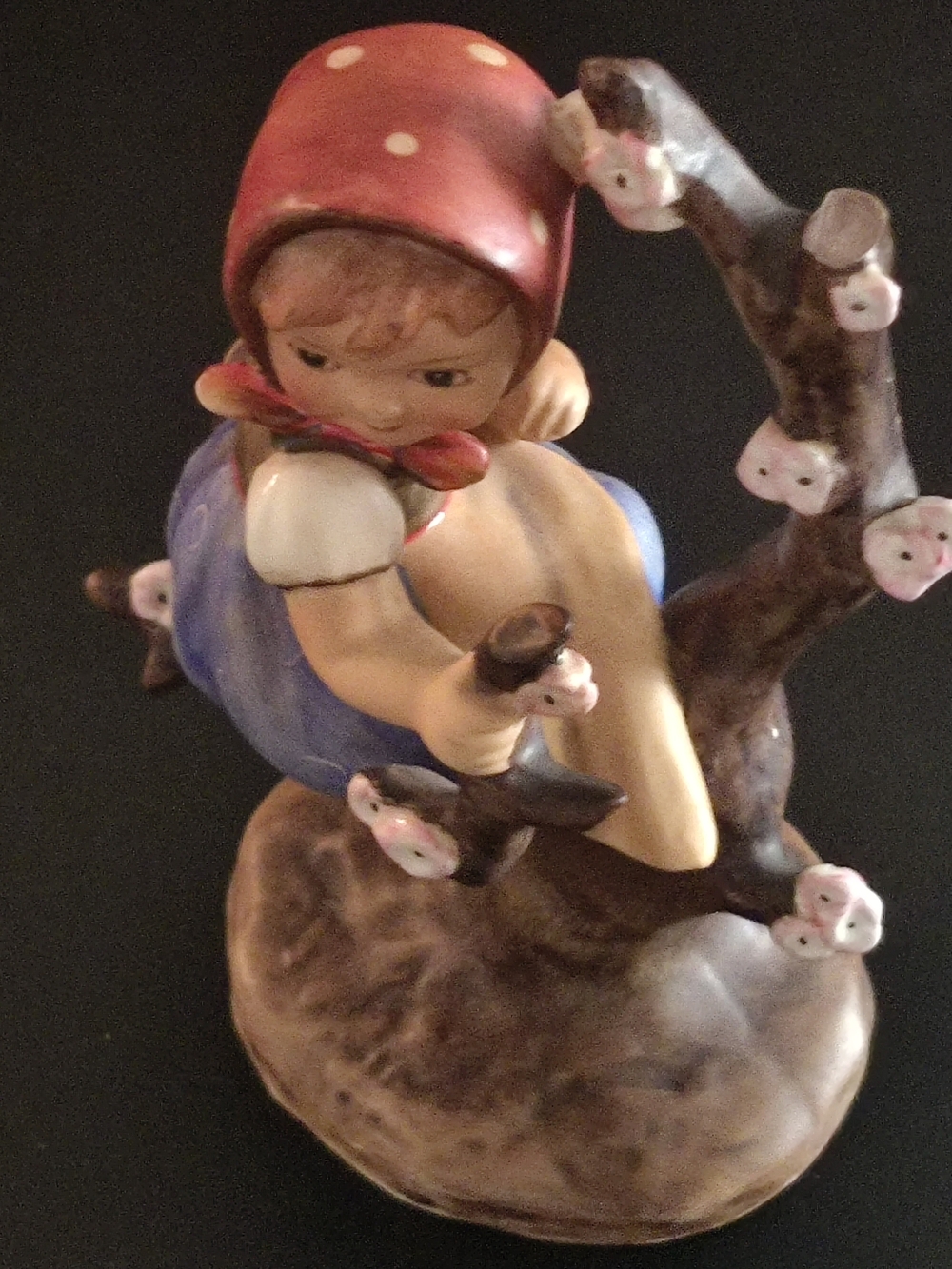 Hummal Figurine Apple Tree Girl Original MI Hummel Collection 141/1....